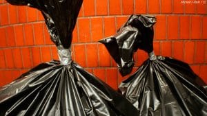 How to use trash bags when moving