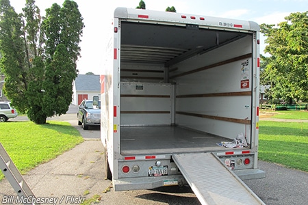 How to choose a moving truck rental company